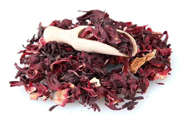 Ароматный чай Hibiscus с деревянной лопатой, изолированный на белом — стоковое фото