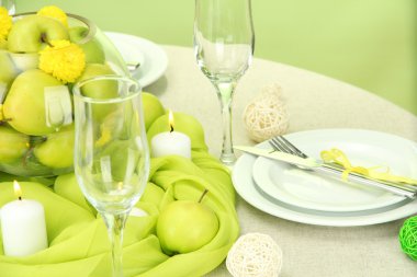 güzel tatil Tablo ayarı ile elma, yakın çekim