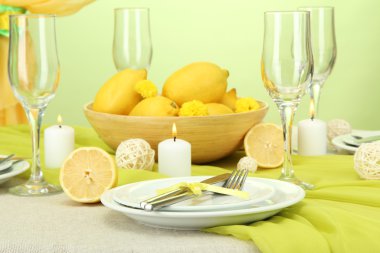 güzel tatil Tablo ayarı ile limon, yakın çekim