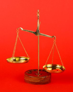 renkli arka plan üzerinde renkli hapları ile klasik ölçekler