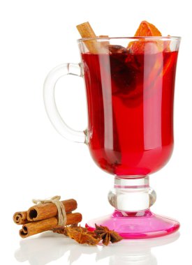 cam üzerine beyaz izole kokulu mulled şarap