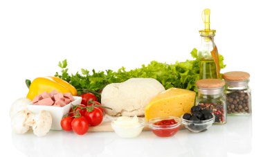 beyaz izole pizza için malzemeler