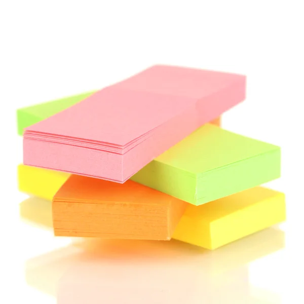 Stack di note adesive colorate isolato su bianco — Foto Stock