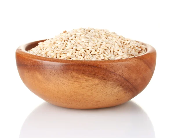 Raw wheat in wooden bowl isolated on white — Stock Photo, Image