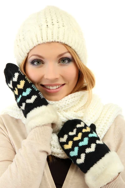 Jovem mulher bonita vestindo roupas de inverno, isolado em branco — Fotografia de Stock