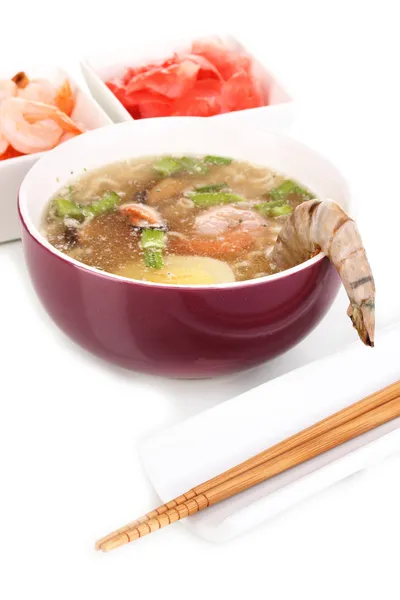 Chinesische Suppe isoliert auf weiß — Stockfoto