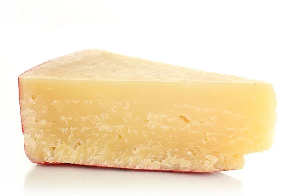 Formaggio vecchio isolato su bianco — Foto Stock