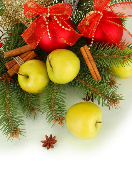 Hermosa composición de Navidad, aislado en blanco —  Fotos de Stock