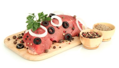 Çiğ et beyazı izole edilmiş.