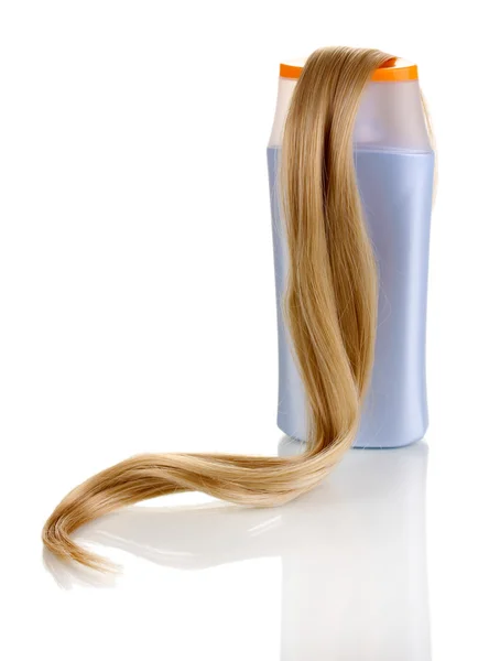 Cheveux blonds bouclés avec shampooing gros plan isolé sur blanc — Photo