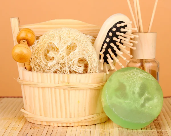 Loofah op kleur achtergrond — Stockfoto