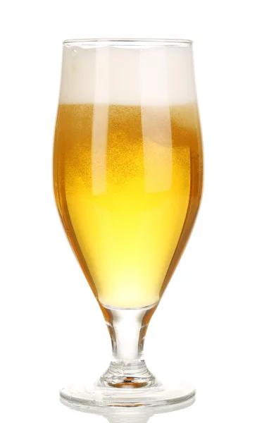 Glas bier geïsoleerd op wit — Stockfoto