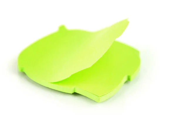 Yeşil yapışkan notlar üzerinde beyaz izole — Stok fotoğraf