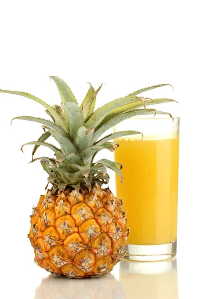 Ripe pineapple and juice glass isolated on white — Stock Photo, Image