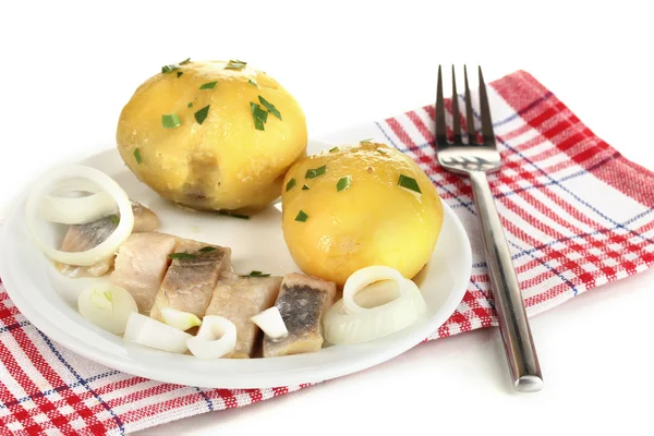 Assiette de hareng et pommes de terre sur assiette isolée sur fond blanc — Photo