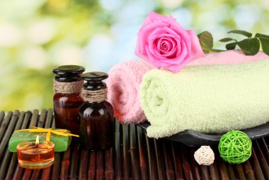 yeşil zemin üzerine Spa ayarı