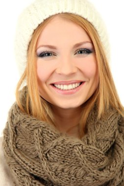 genç güzel kadın üzerinde beyaz izole kış giyim