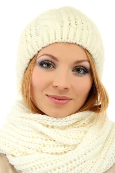 年轻漂亮的女人穿上冬季服装，孤立在白色 — 图库照片