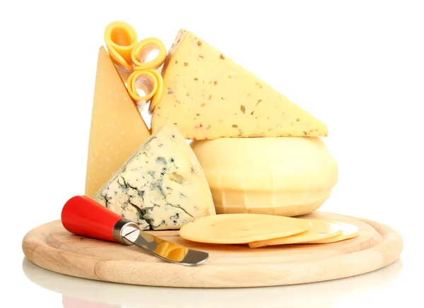 さまざまな種類のチーズを白で隔離されます。 — ストック写真