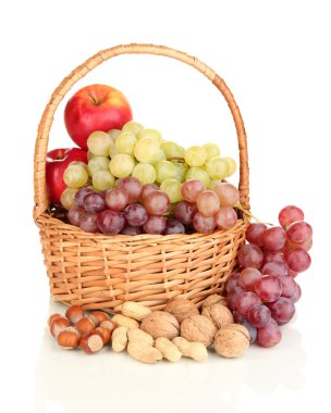 Sepette Beyaz izole Fındıklı üzüm