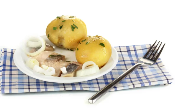 Assiette de hareng et pommes de terre sur assiette isolée sur fond blanc — Photo