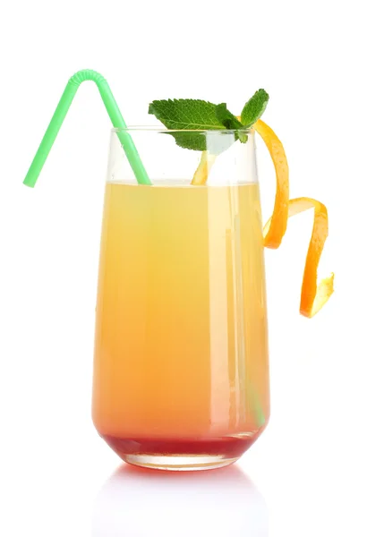 Multicolor cocktail op wit wordt geïsoleerd glas — Stockfoto