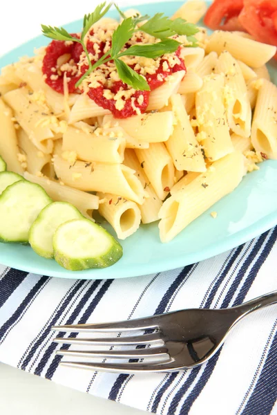 Domates soslu makarna yemek rigatoni yakın çekim — Stok fotoğraf