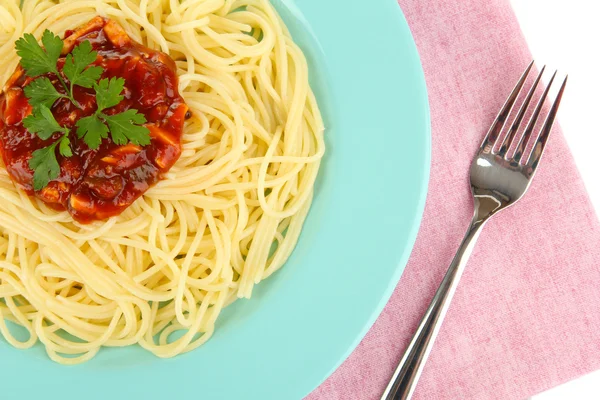 Espaguetis italianos en plato sobre mesa de madera — Foto de Stock