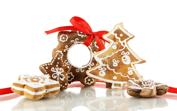 Kerstkoekjes geïsoleerd op wit — Stockfoto