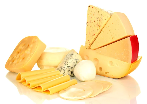 Varios tipos de queso aislado en blanco — Foto de Stock