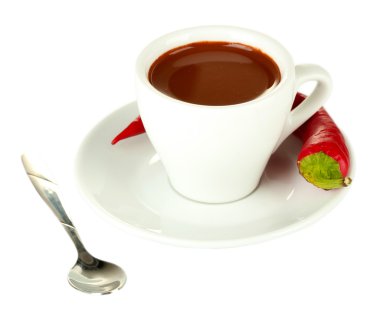 Beyaz fincan sıcak çikolata ve beyaz izole biber ile