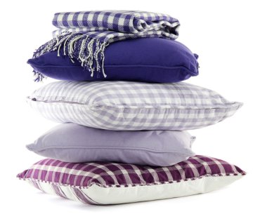 hill renkli yastıklar üzerinde beyaz izole