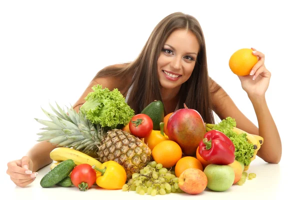 Mooie jonge vrouw met fruit en groenten, geïsoleerd op wit — Stockfoto