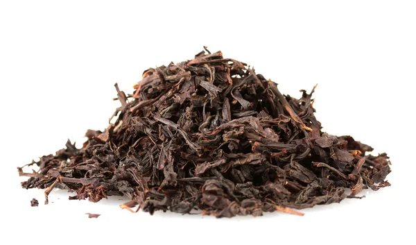 Aromatický černý suchý čaj, izolovaný na bílém — Stock fotografie