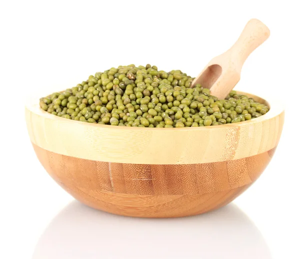 Green mung beans with scoop in bowl isolated on white — Stock Photo, Image