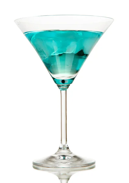 Cocktail Blue Lagoon isolato su bianco — Foto Stock