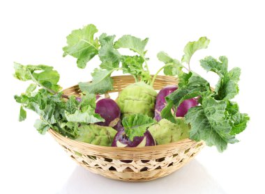 taze şalgam üzerinde beyaz izole