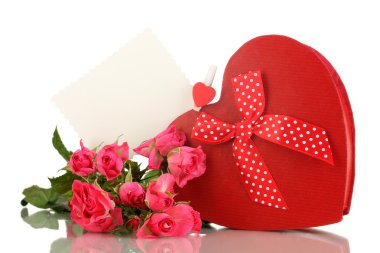 giftbox ve üzerinde beyaz izole çiçekler