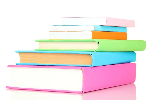 Çok renkli kitap üzerinde beyaz izole yığını — Stok fotoğraf