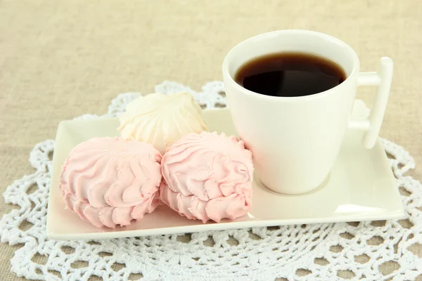 Marshmallows on plate on light background — Stock Photo, Image