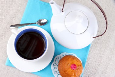 fincan çay ve çaydanlık üstten görünüm üzerinde masa örtüleri