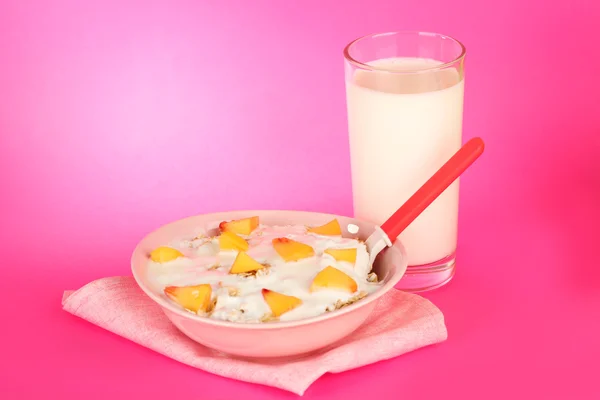 God diet mat, på rosa bakgrund — Stockfoto