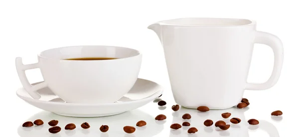 En kopp starkt kaffe och söt grädde isolerad på vit — Stockfoto