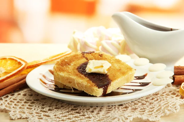 White bread toast with chocolate on plate in cafe — Stock Photo, Image