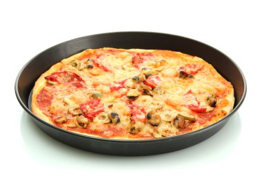 lezzetli deniz ürünleri üzerine beyaz izole tavada pizza