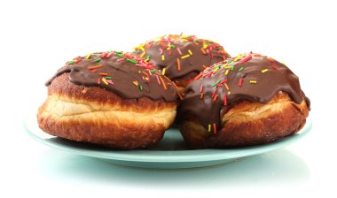 renkli plaka üzerinde beyaz izole lezzetli börekler