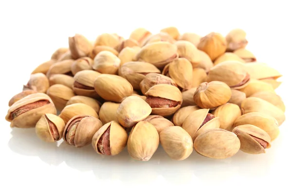 Sabrosas nueces de pistacho, aisladas en blanco —  Fotos de Stock