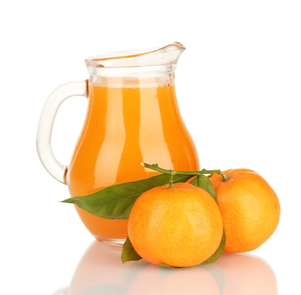 Full kannan av tangerine juice, isolerad på vit — Stockfoto