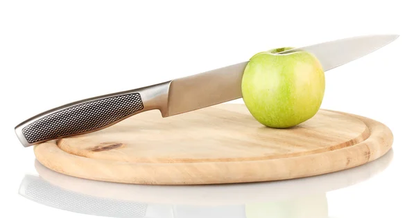 Pomme rouge et couteau sur planche à découper, isolés sur blanc — Photo