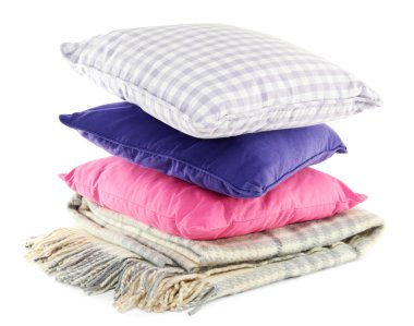 renkli yastıklar ve üzerinde beyaz izole şal